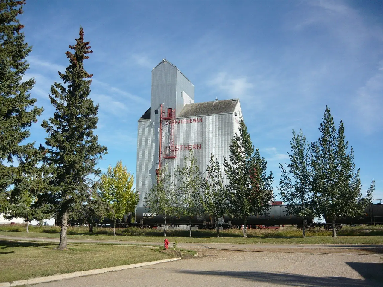 Grain elevator in Rosthern, 2008